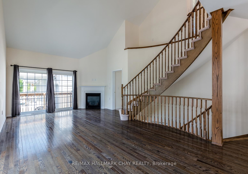 2714-canoe-lane-pickering-ontario-e12021255