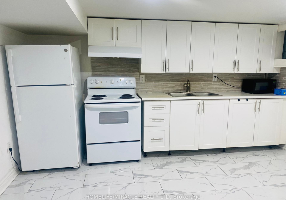 18-knightsbridge-road-scarborough-ontario-e12022000