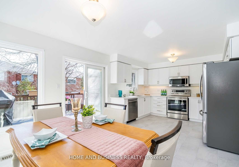 9-shipp-crescent-ajax-ontario-e12043963