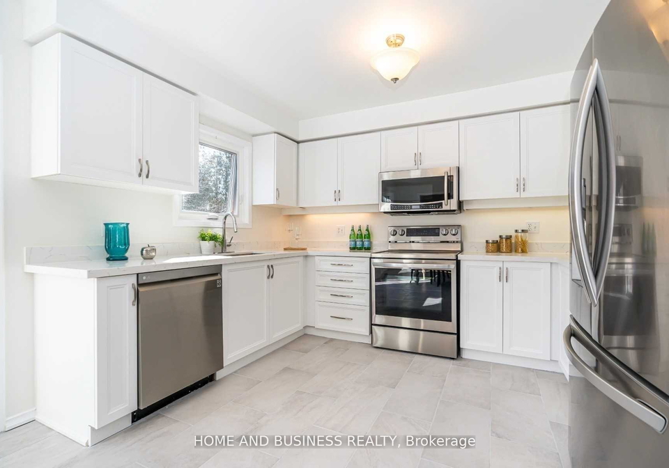 9-shipp-crescent-ajax-ontario-e12043963