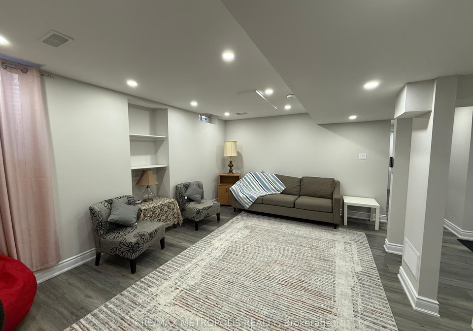 204-montgomery-avenue-whitby-ontario-e12064286