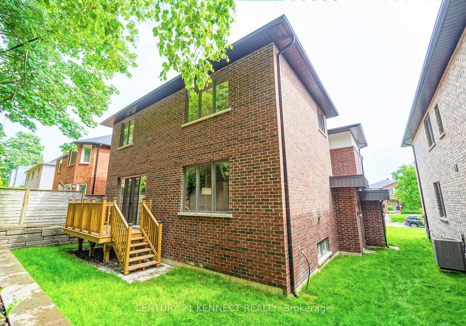 23-blueking-crescent-scarborough-ontario-e12066093