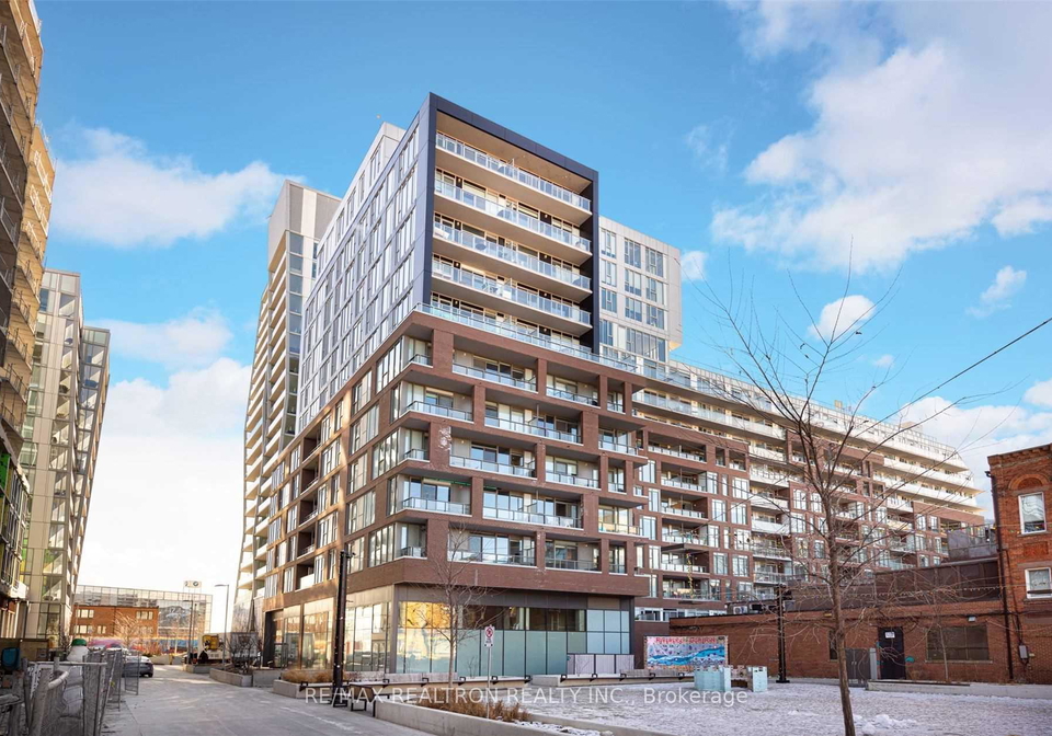 30-baseball-place-toronto-ontario-e12073518