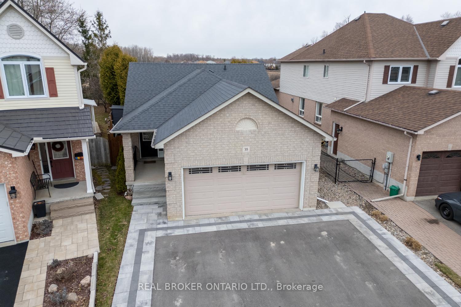 38-brownstone-crescent-clarington-ontario-e12074415