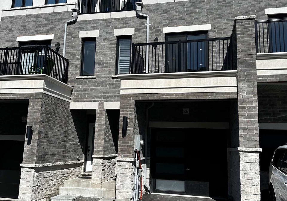 26-gerry-henry-lane-clarington-ontario-e12075968