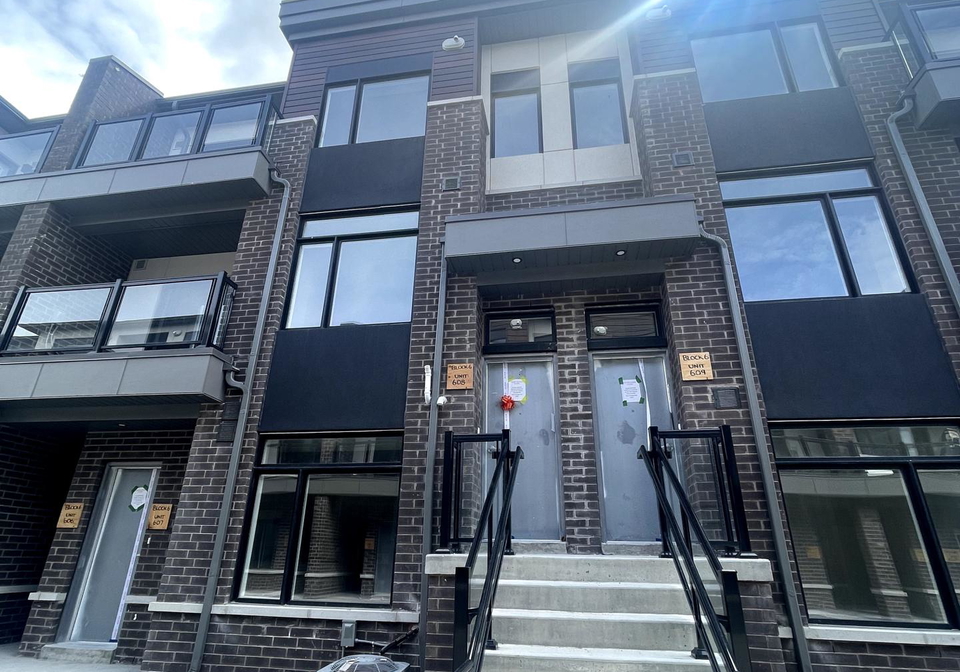 1695-dersan-street-pickering-ontario-e12086465