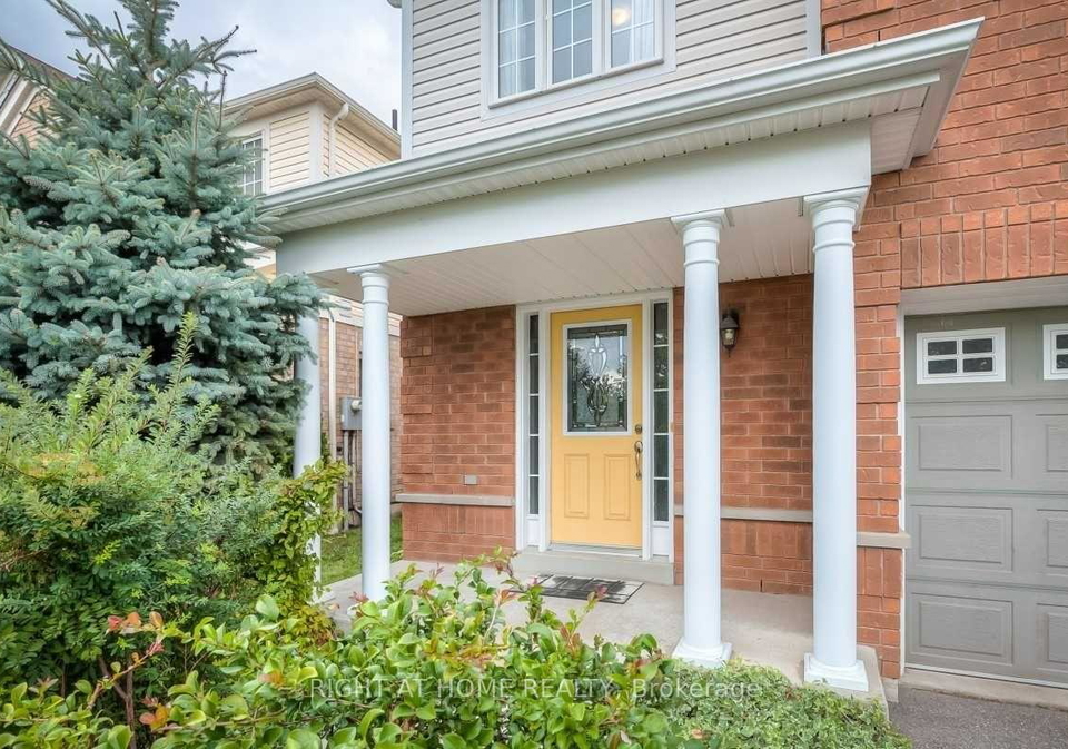 48-hornsell-circle-ajax-ontario-e12090803