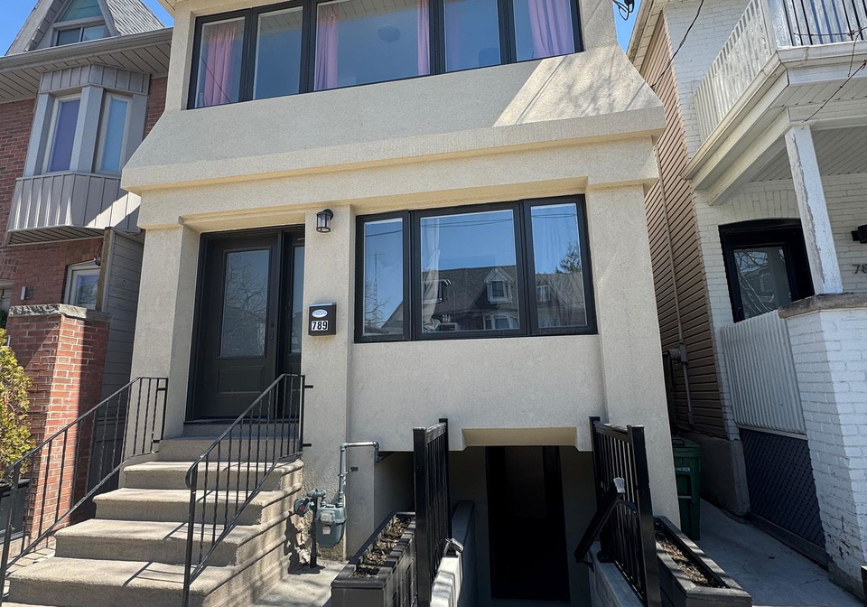 789-pape-avenue-east-york-ontario-e12096958