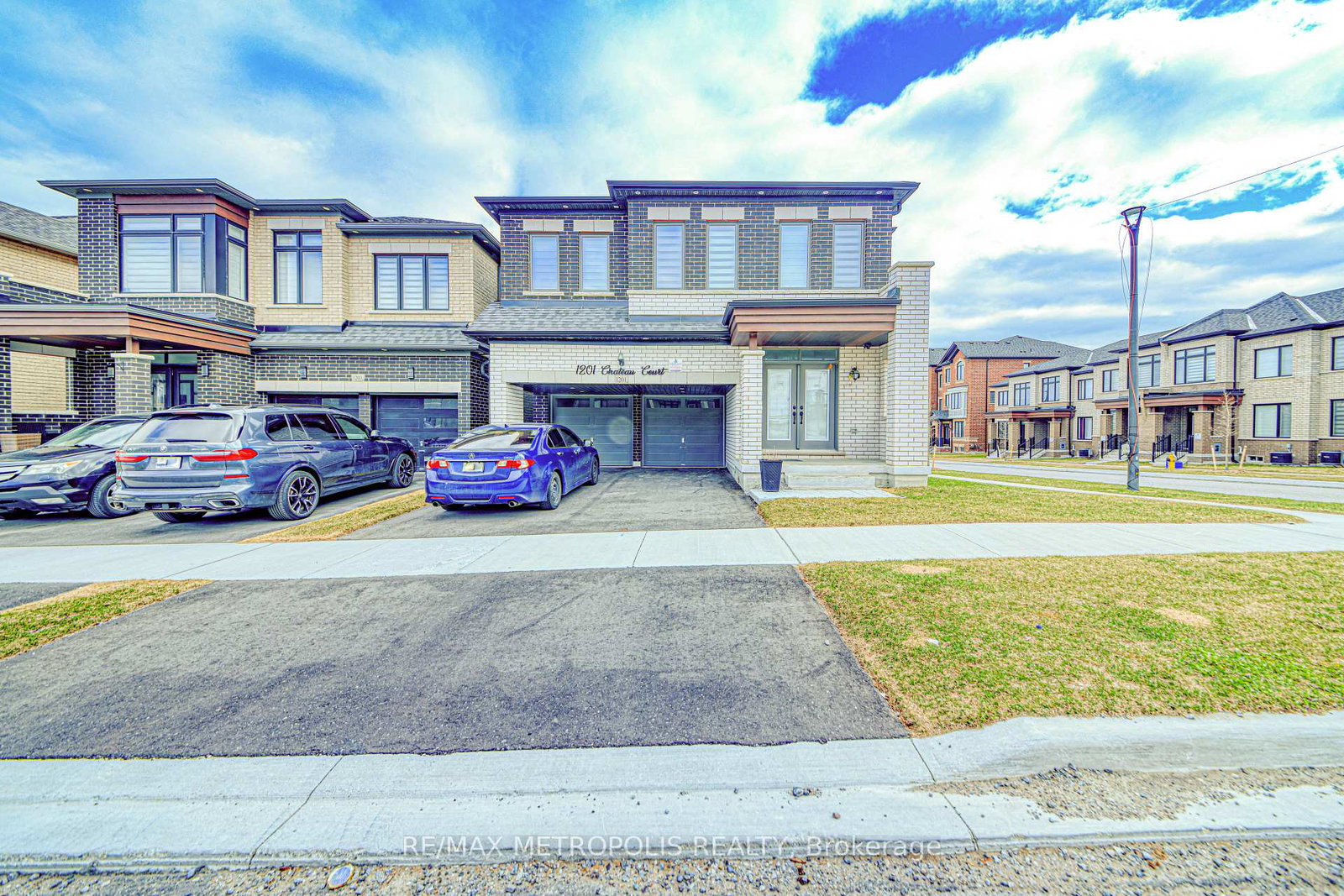 1201-chateau-court-pickering-ontario-e12099225