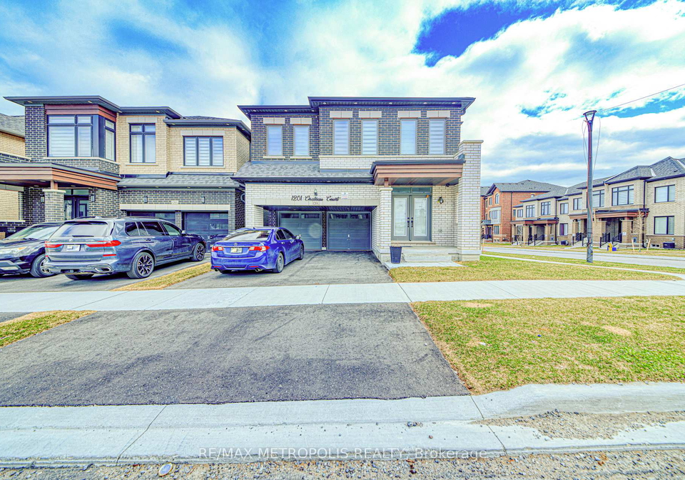 1201-chateau-court-pickering-ontario-e12099225