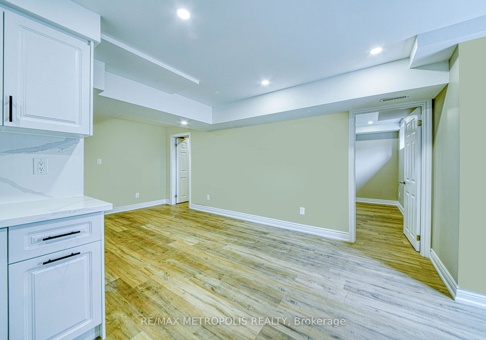 1201-chateau-court-pickering-ontario-e12099225
