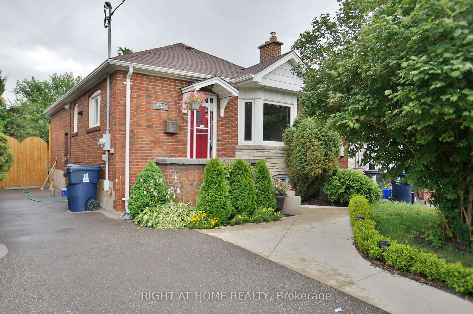 653-cosburn-avenue-east-york-ontario-e12103900