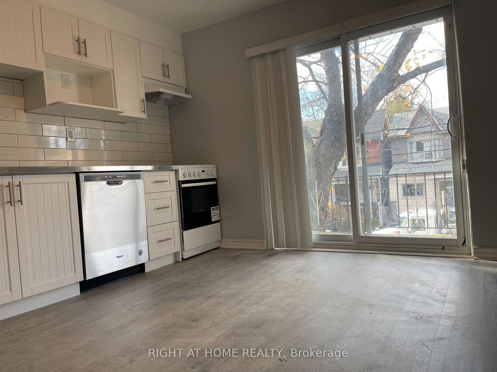815-pape-avenue-east-york-ontario-e12106249