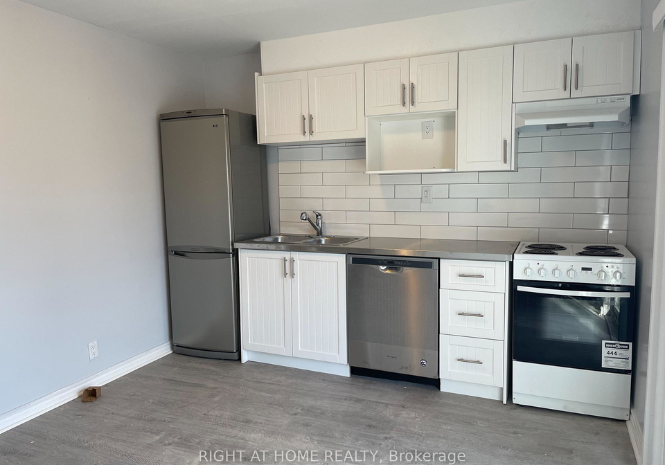 815-pape-avenue-east-york-ontario-e12106249