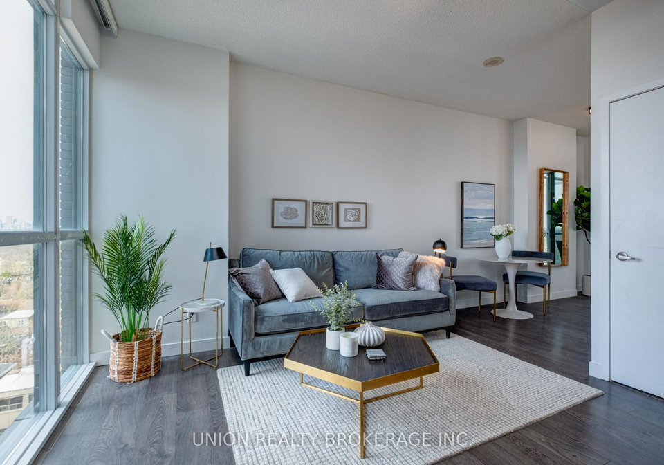 2055-danforth-avenue-toronto-ontario-e12109449
