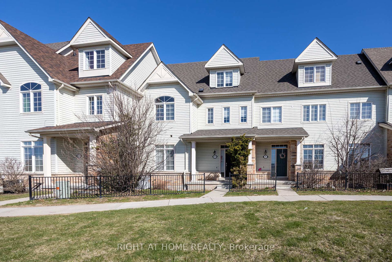 68-wicker-park-way-whitby-ontario-e12109873
