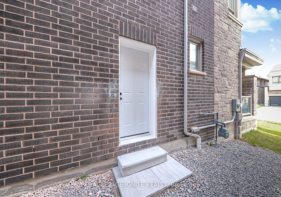 10-huggins-drive-whitby-ontario-e12111519