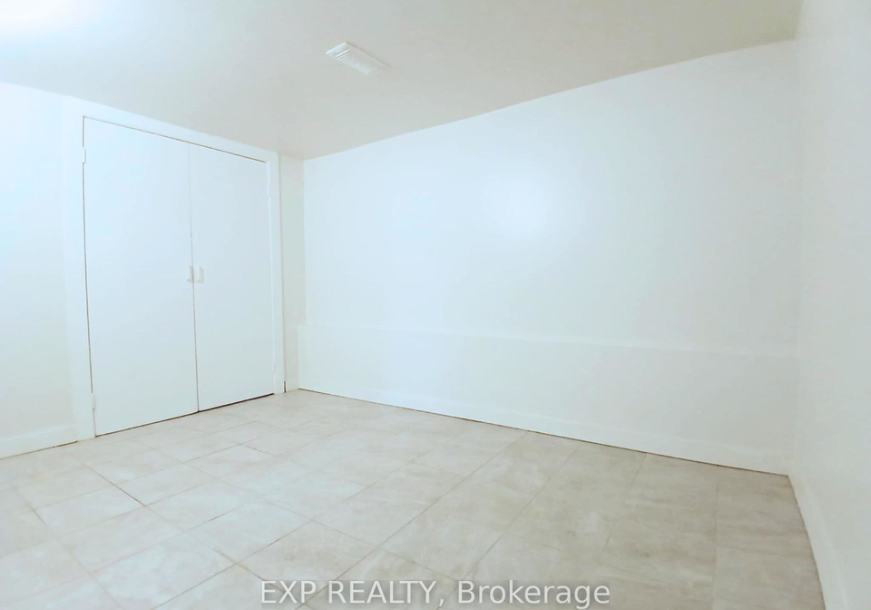 207-gamble-avenue-east-york-ontario-e12112381