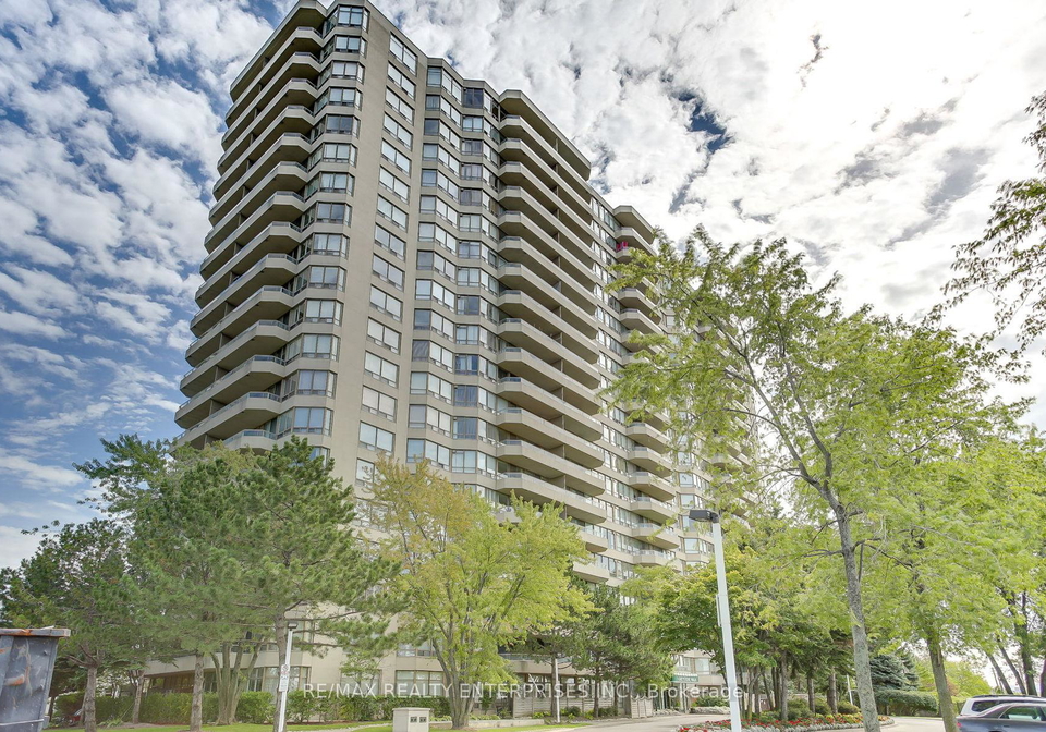 1-greystone-walk-drive-scarborough-ontario-e12116433