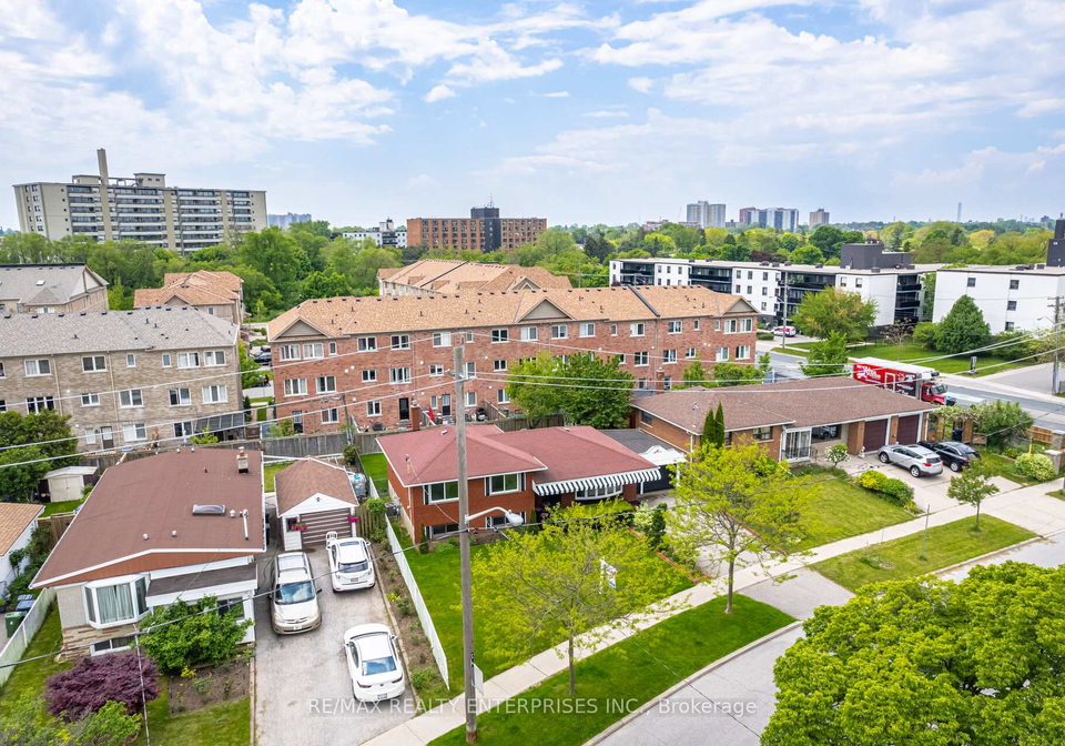 3-savarin-street-scarborough-ontario-e12118927