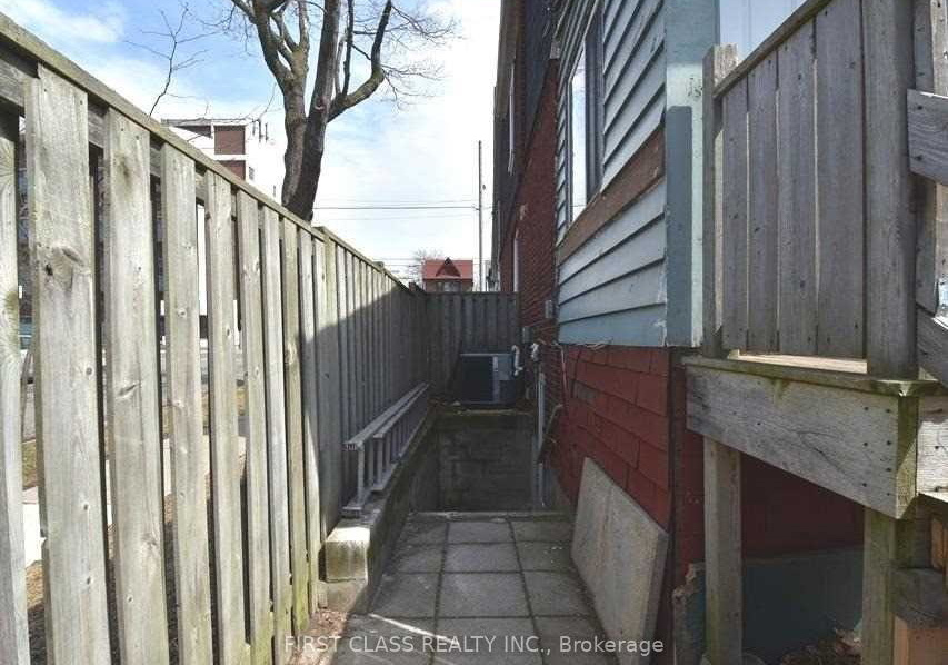 1050-woodbine-avenue-east-york-ontario-e12122745