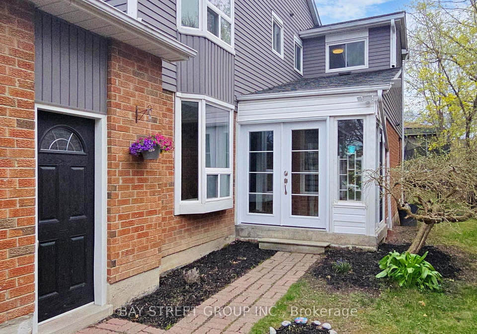 14-barrow-court-whitby-ontario-e12126530