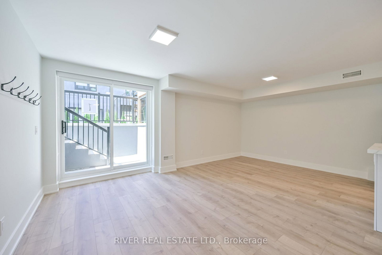 2420-gerrard-street-e-toronto-ontario-e12126977