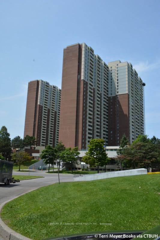 5-massey-square-e-east-york-ontario-e12128767