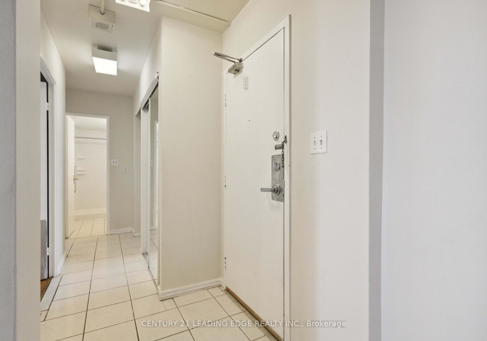 5-massey-square-e-east-york-ontario-e12128767
