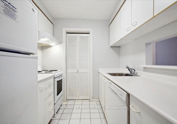 193-lake-driveway-w-ajax-ontario-e12134600