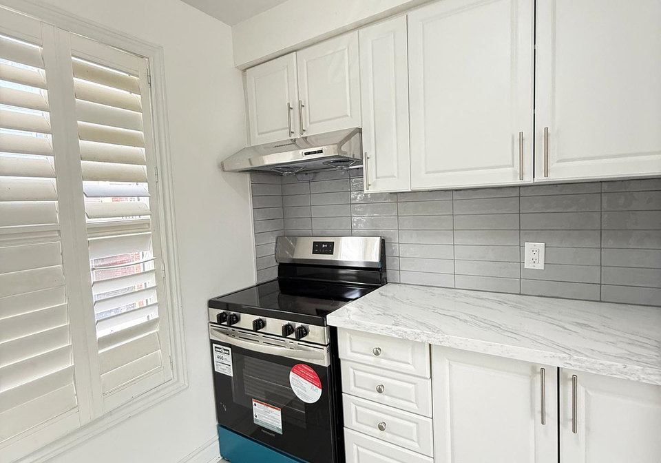 1865-kingston-road-pickering-ontario-e12135972