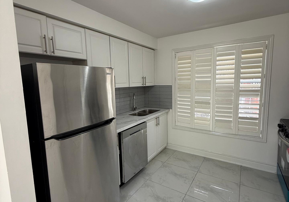 1865-kingston-road-pickering-ontario-e12135972