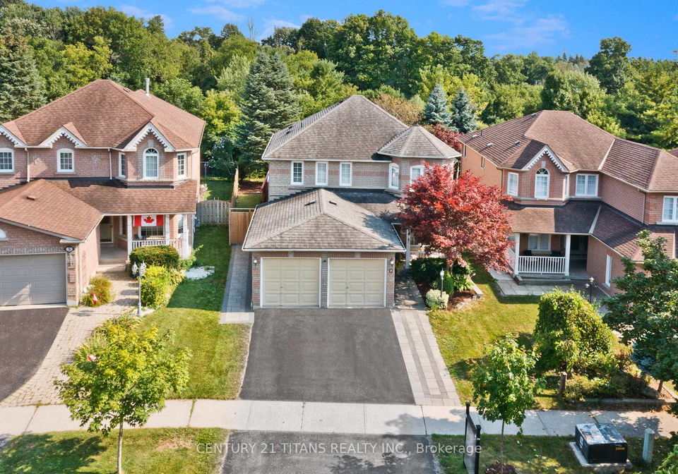 7-annie-crescent-ajax-ontario-e12138883