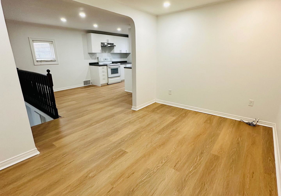 1405-woodbine-avenue-east-york-ontario-e12141220