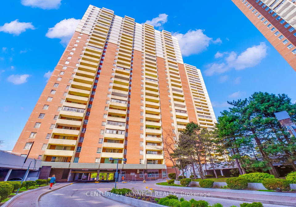 1-massey-square-east-york-ontario-e12148685