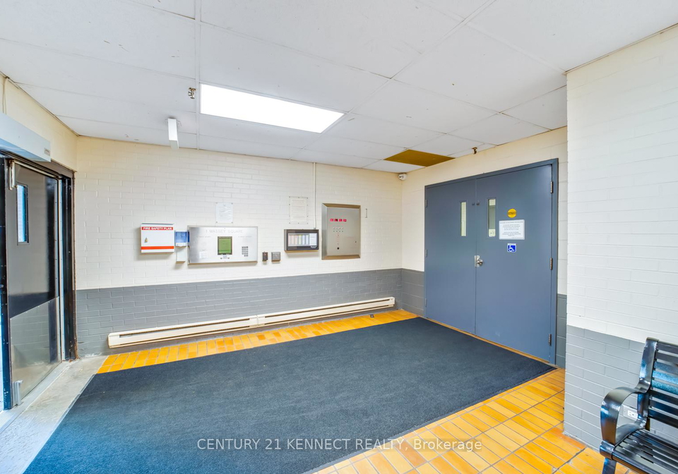 1-massey-square-east-york-ontario-e12148685