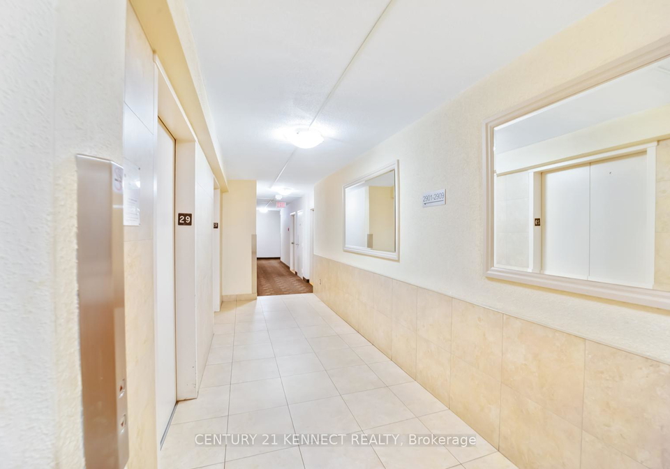 1-massey-square-east-york-ontario-e12148685