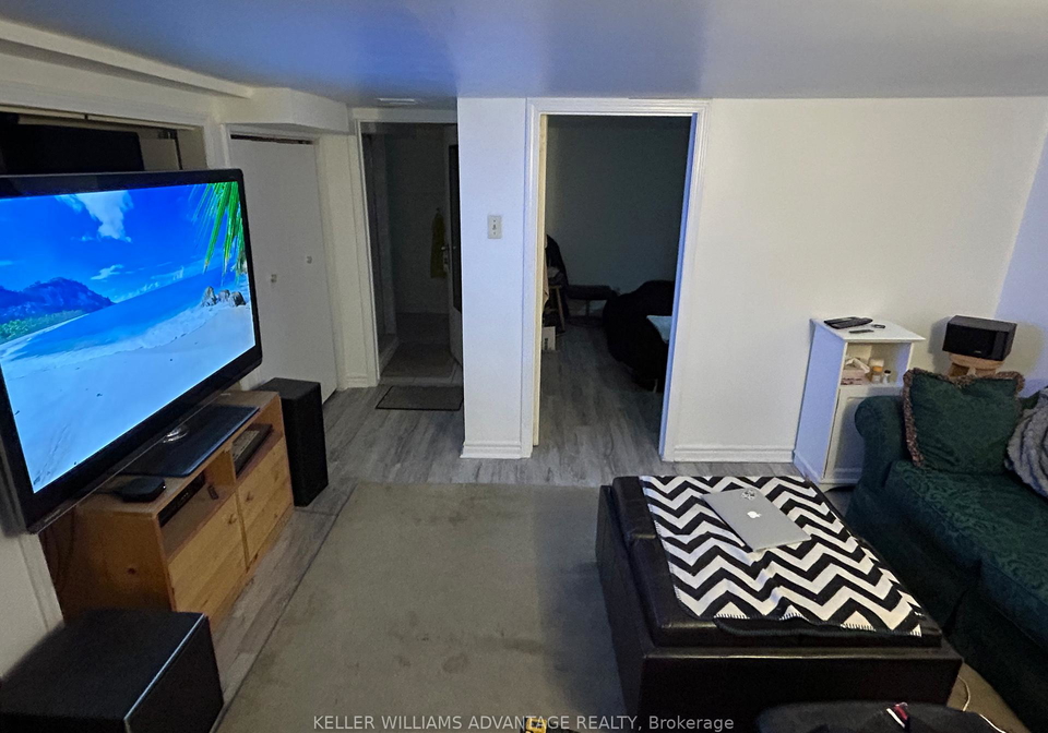 350-sammon-avenue-east-york-ontario-e12153570