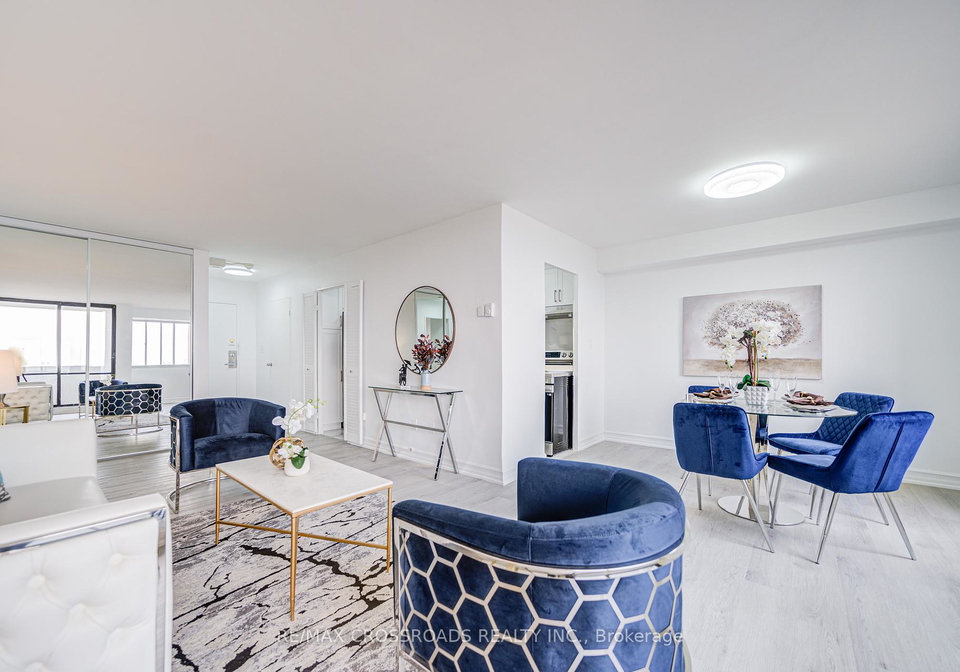 3-massey-square-east-york-ontario-e12155088