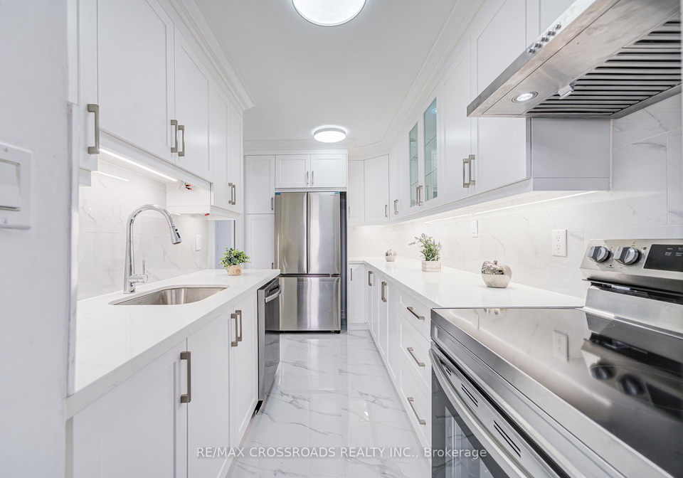 3-massey-square-east-york-ontario-e12155088