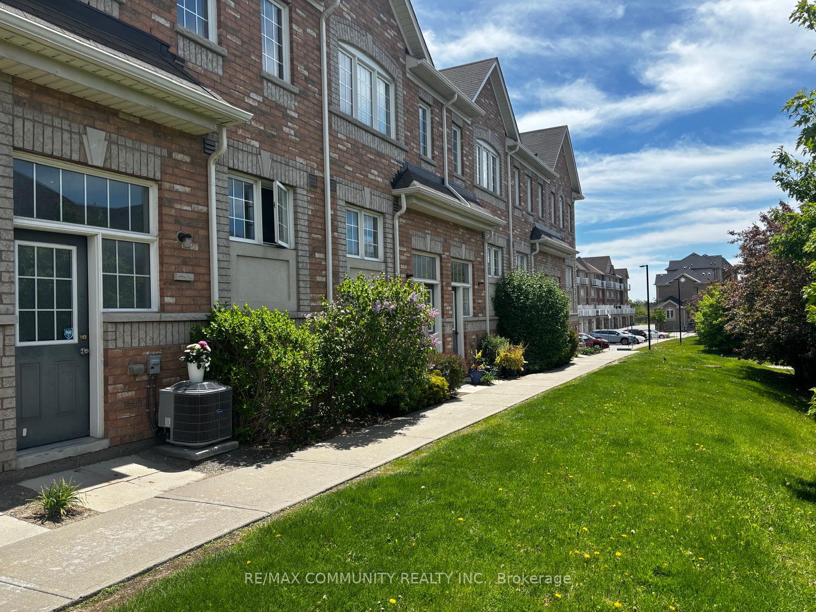 18-cooperage-lane-ajax-ontario-e12156235