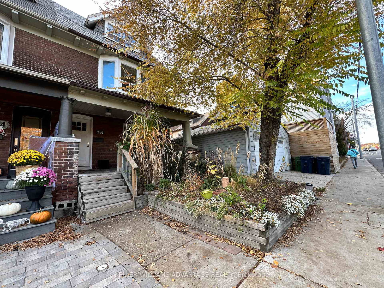 256-woodbine-avenue-toronto-ontario-e12159393