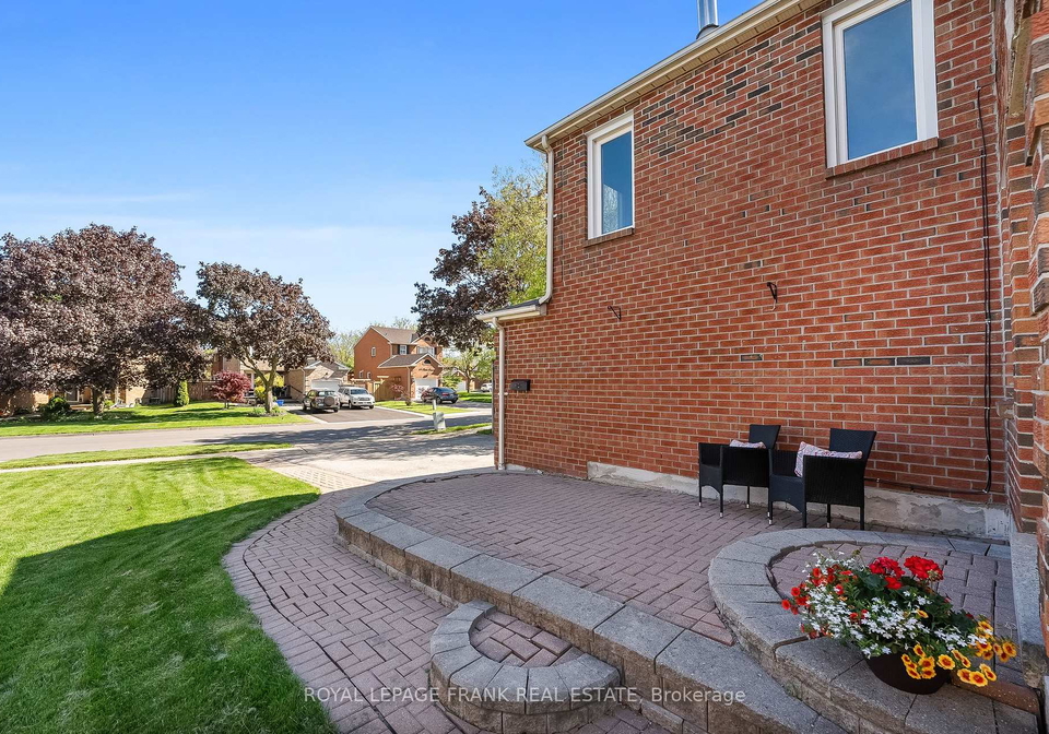 110-tipton-crescent-ajax-ontario-e12161139