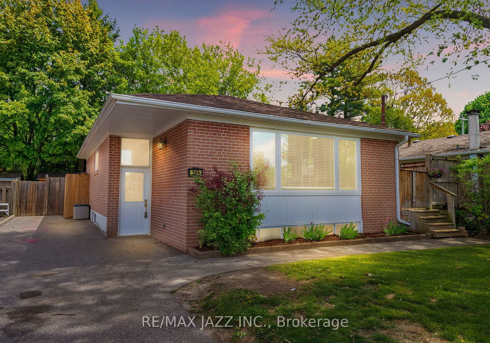 1003-centre-street-n-whitby-ontario-e12161500