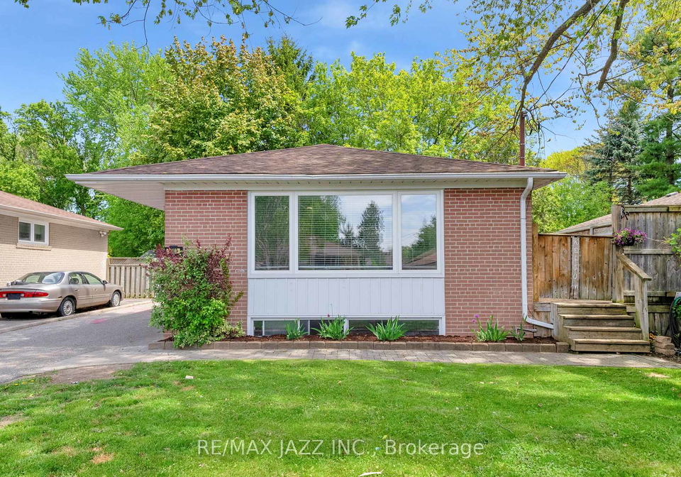 1003-centre-street-n-whitby-ontario-e12161500