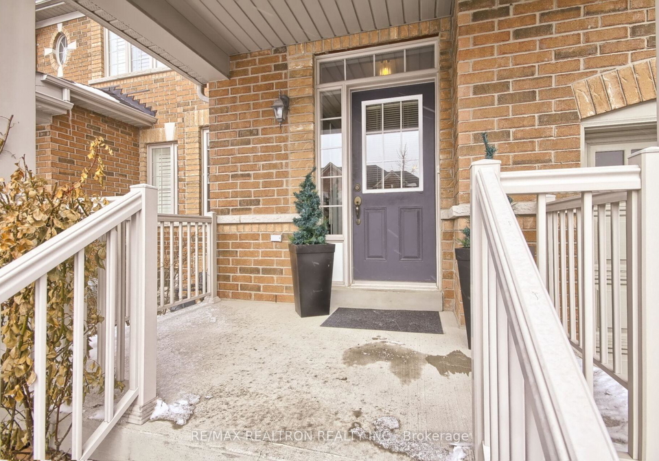 24-westport-drive-whitby-ontario-e12161877