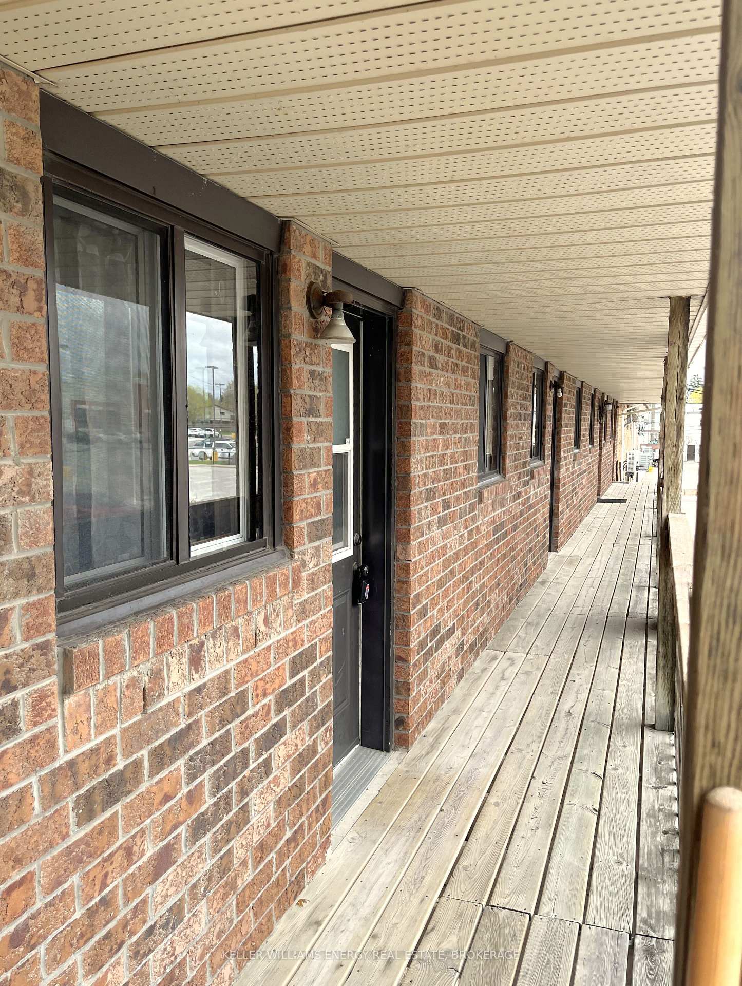 54a-water-street-scugog-ontario-e12162003