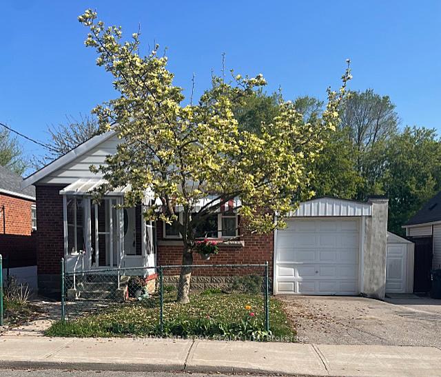 27-adair-road-east-york-ontario-e12167252