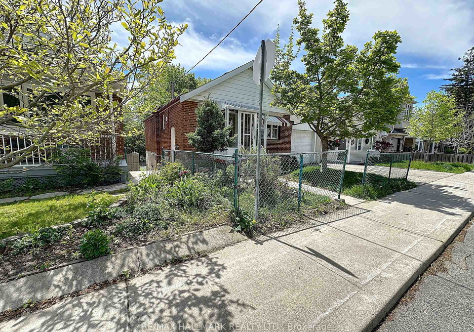 27-adair-road-east-york-ontario-e12167252