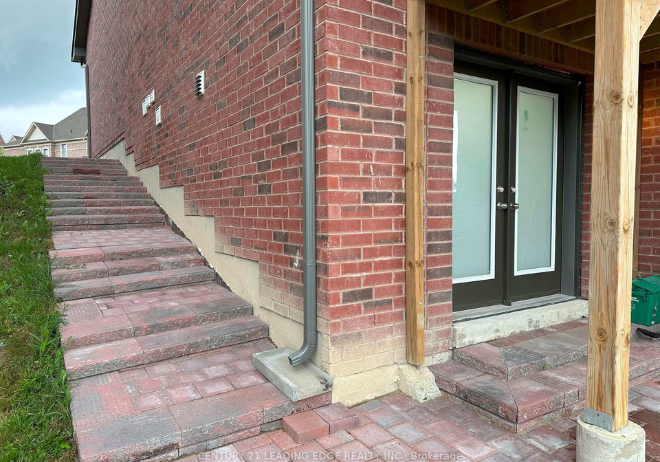 207-miyako-court-oshawa-ontario-e12168407